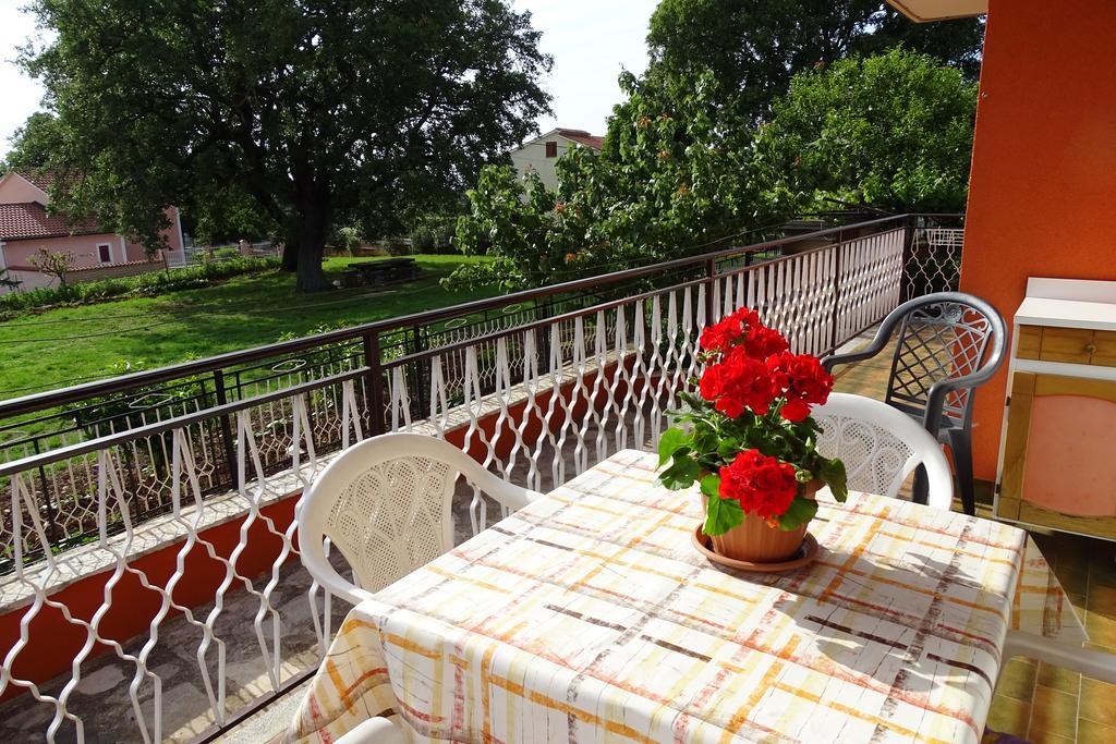 Apartment Parenzana Bibali 65 A 52460-Buje Exteriör bild