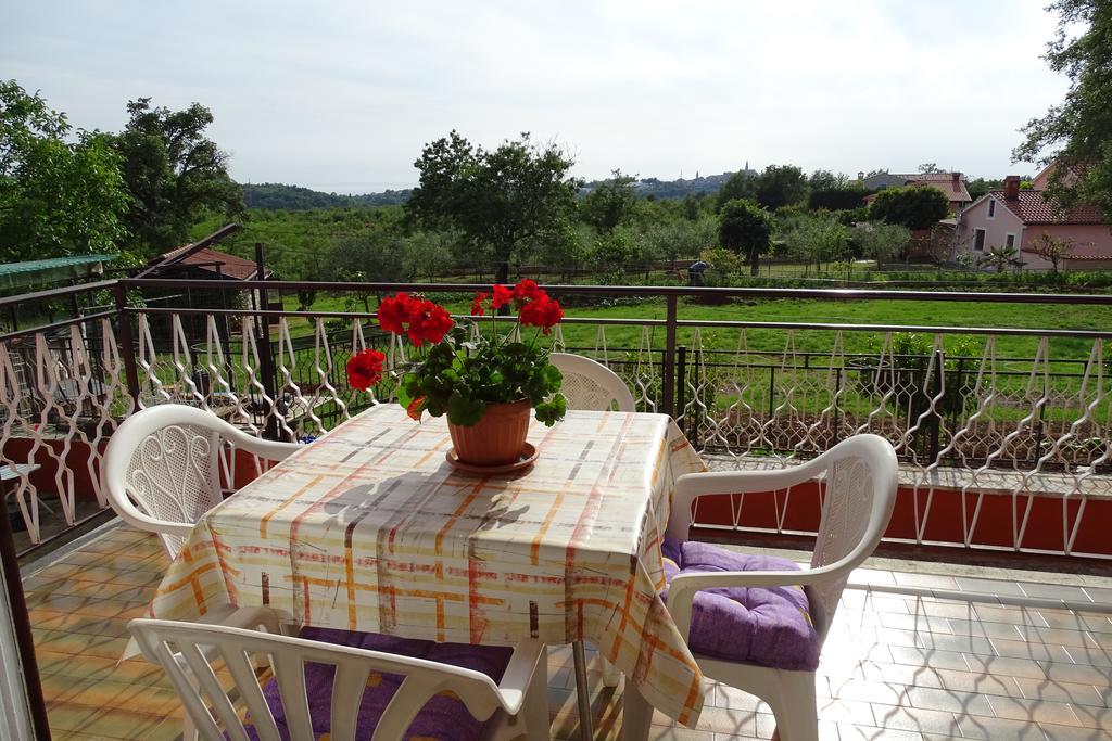 Apartment Parenzana Bibali 65 A 52460-Buje Exteriör bild
