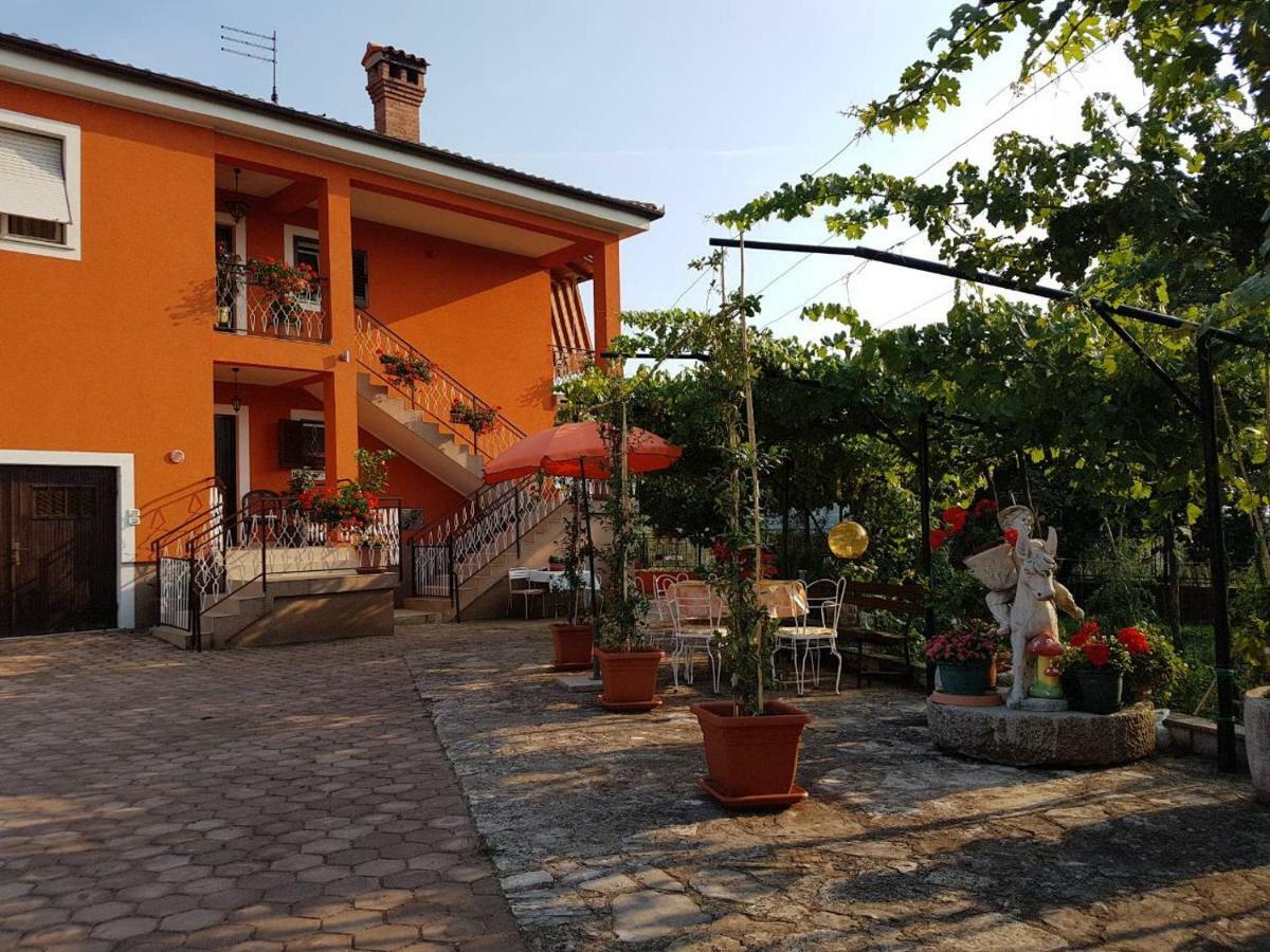 Apartment Parenzana Bibali 65 A 52460-Buje Exteriör bild